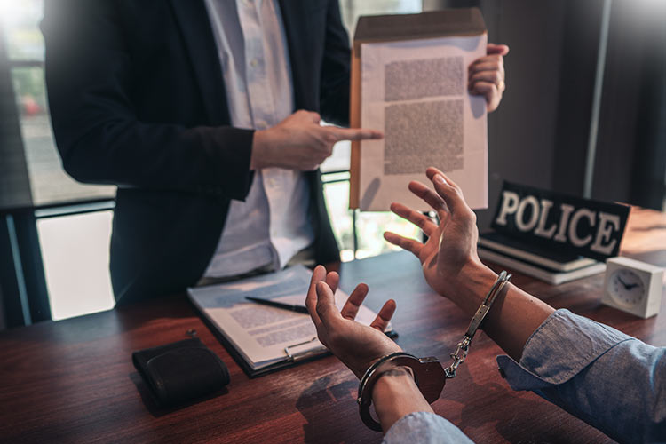 Confiez votre défense en droit pénal à Me CHEHET